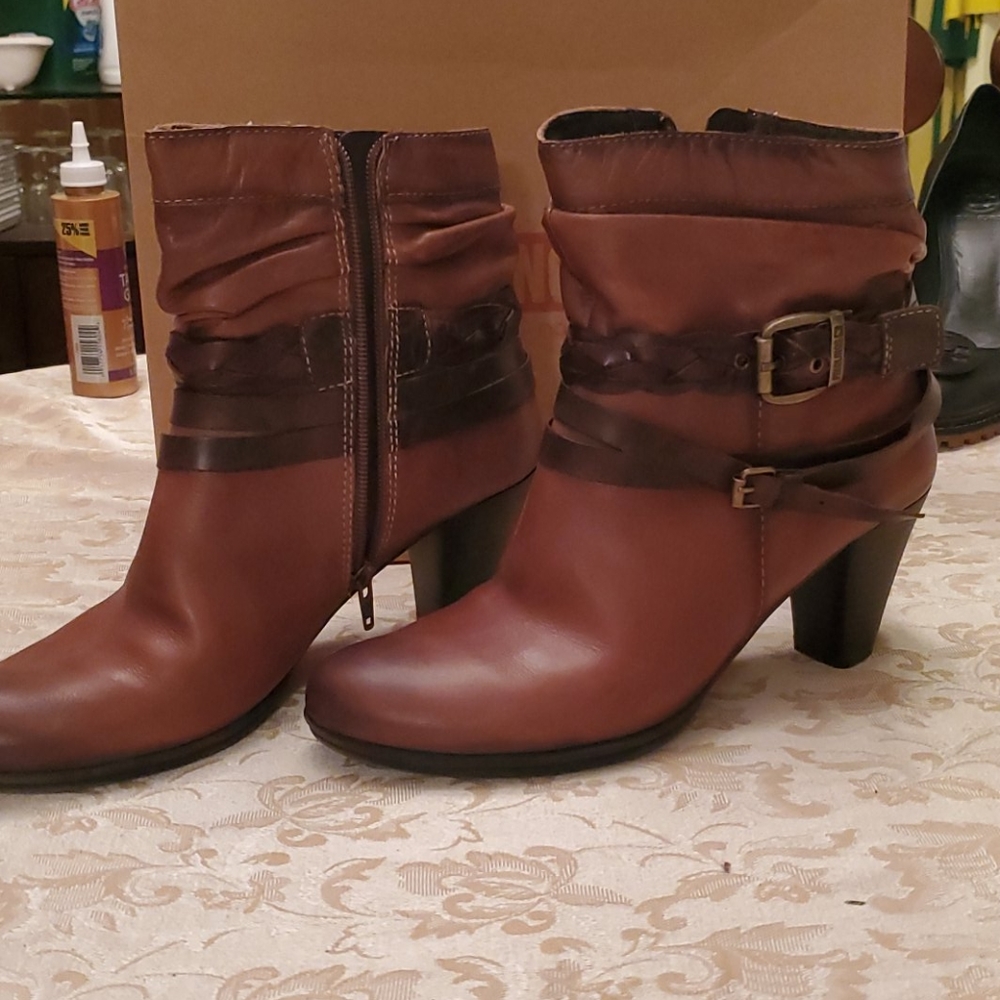 Pikolinos size 10 -3 inch heel ankle boot